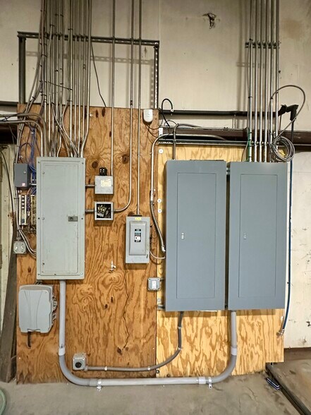 More Photos Of 315 Transport Dr, Cookeville Warehouse For Lease