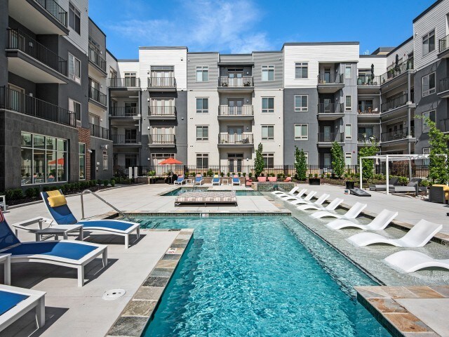 More Photos Of 8045 Metcalf Ave, Overland Park Apartments For Lease