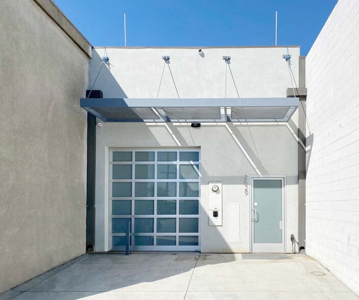 Primary Photo Of 2629 E Foothill Blvd, Pasadena Light Manufacturing For Sale