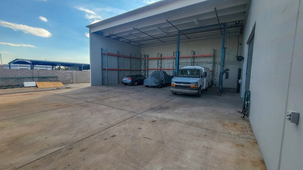 More Photos Of 1913 N Rosemont, Mesa Warehouse For Sale