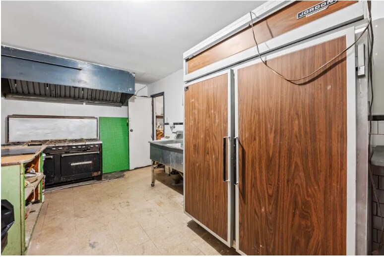 More Photos Of 244 S Highland Ave, Baltimore Office For Sale