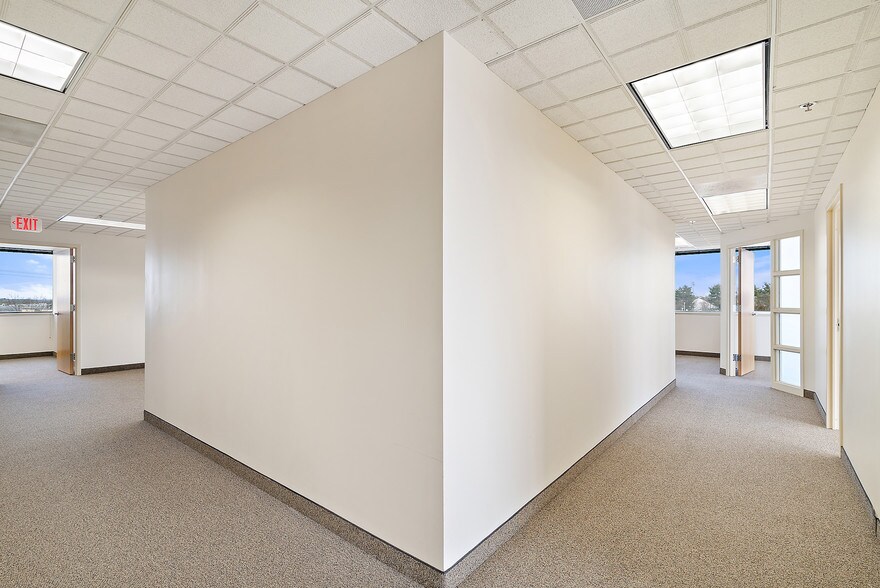 More Photos Of 4221 Walney Rd, Chantilly Office For Lease