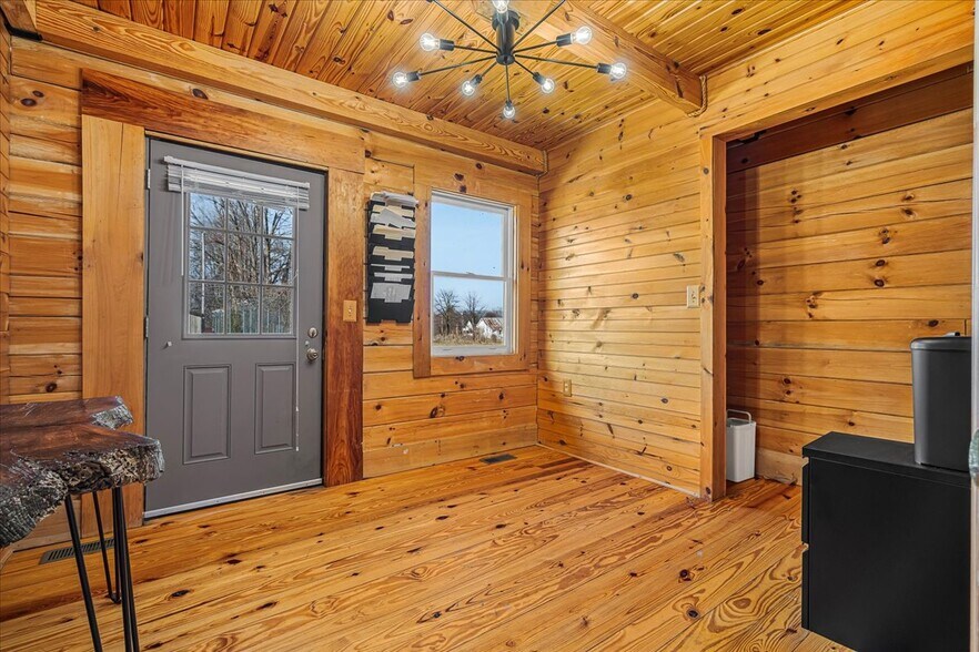 More Photos Of 793 Breckenridge St, Stanton Office For Sale