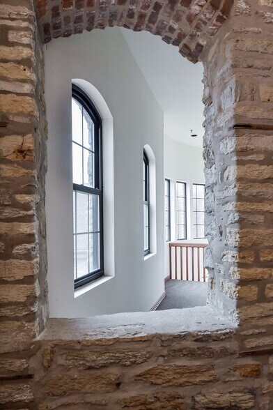 More Photos Of 30 S Shumway Ave, Batavia Office For Lease