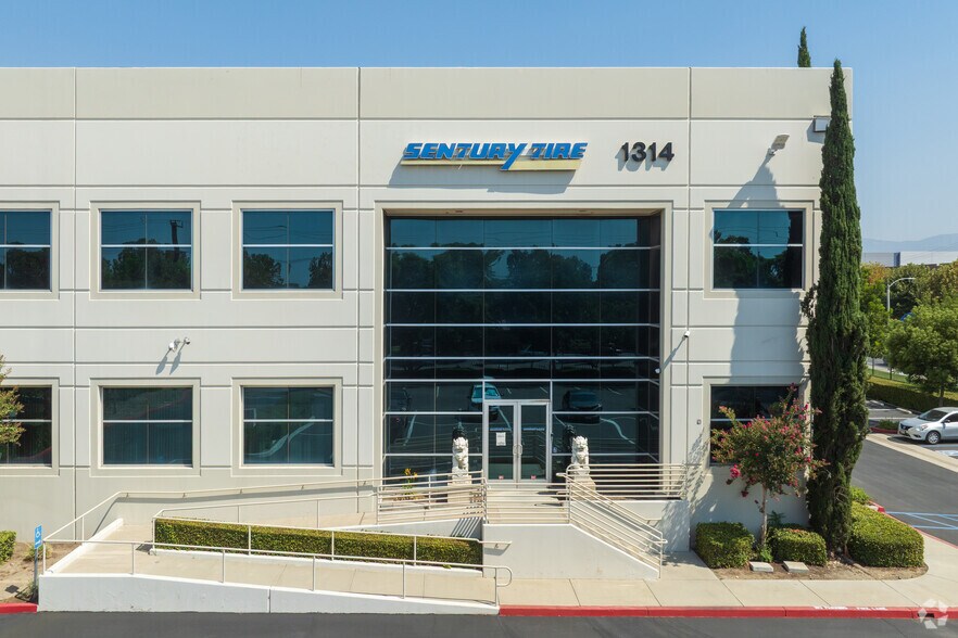More Photos Of 1314 W Merrill Ave, Rialto Distribution For Lease