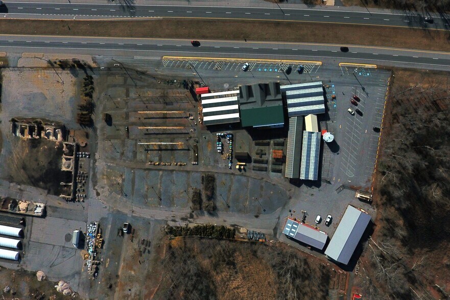 More Photos Of 5580 DuPont Pky, Smyrna Unknown For Lease