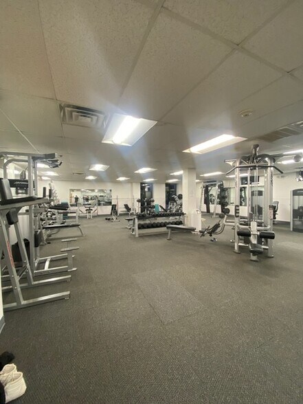 More Photos Of 20 Country Club Dr, Downingtown Medical For Lease