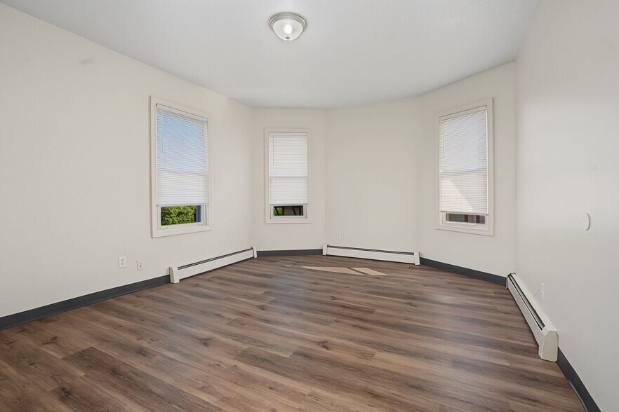 More Photos Of 471 Pond St, Woonsocket Apartments For Sale
