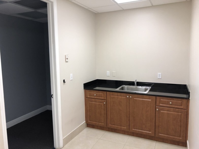 More Photos Of 2301 NW 87th Ave, Doral Office Residential For Lease