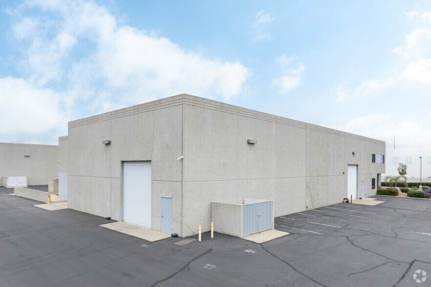 More Photos Of 27949 Diaz Rd, Temecula Warehouse For Lease