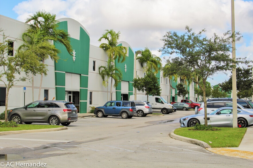 More Photos Of 1325 NW 98th Ct, Doral Warehouse For Sale