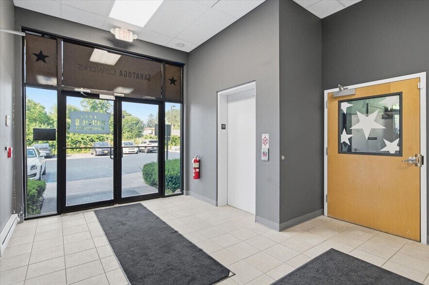 More Photos Of 92 Congress St, Saratoga Springs Medical For Sale