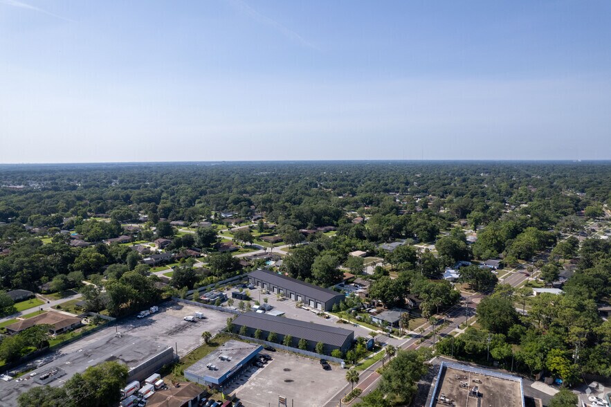 More Photos Of 3625 Rogero Rd, Jacksonville Warehouse For Lease