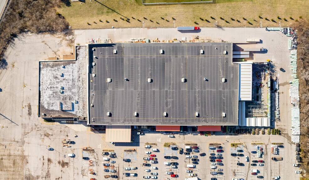 More Photos Of 4701-4707 E Bannister Rd, Kansas City Freestanding For Lease