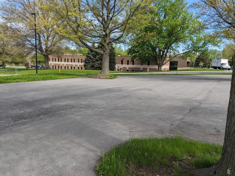 More Photos Of 6709 Brooklawn Pky, Syracuse Flex For Sale