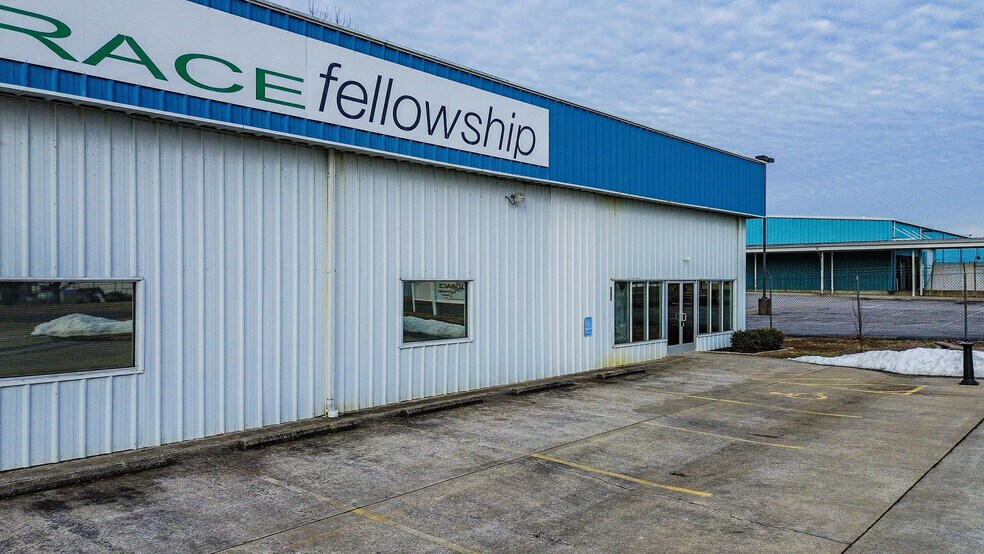 More Photos Of 3530 Park Plaza Rd, Paducah Flex For Lease