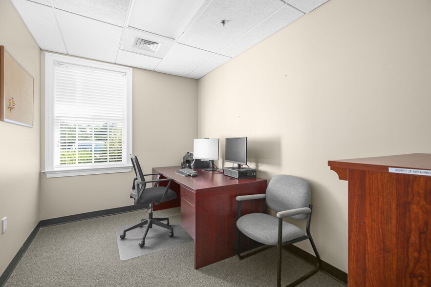 More Photos Of 3310 Shannon Park Dr, Fredericksburg Office For Sale