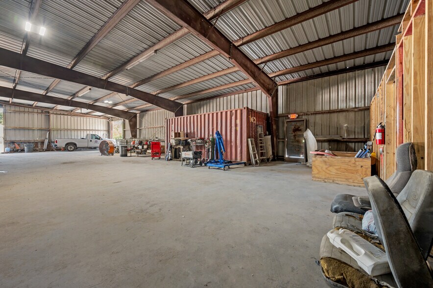 More Photos Of 3301 Beaumont Ave, Liberty Warehouse For Sale