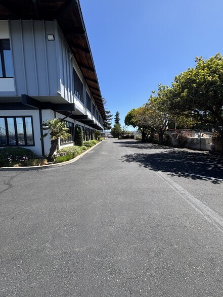 More Photos Of 8393 Capwell Dr, Oakland Office For Lease