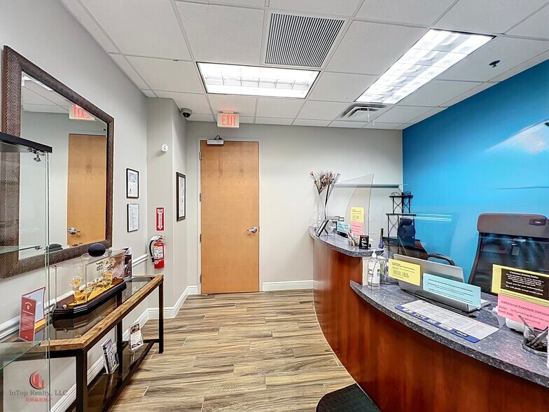 More Photos Of 1507 S Hiawassee Rd, Orlando Medical For Lease