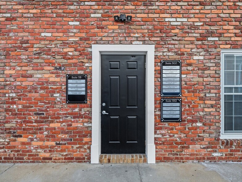 More Photos Of 5 Doctors Park, Asheville Medical For Sale