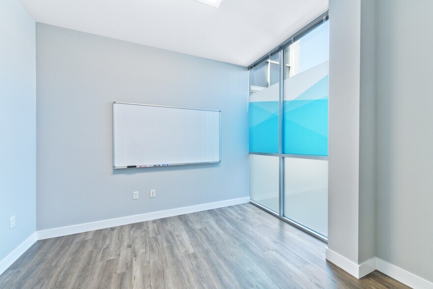 More Photos Of 2332 Cotner Ave, Los Angeles Loft Creative Space For Lease