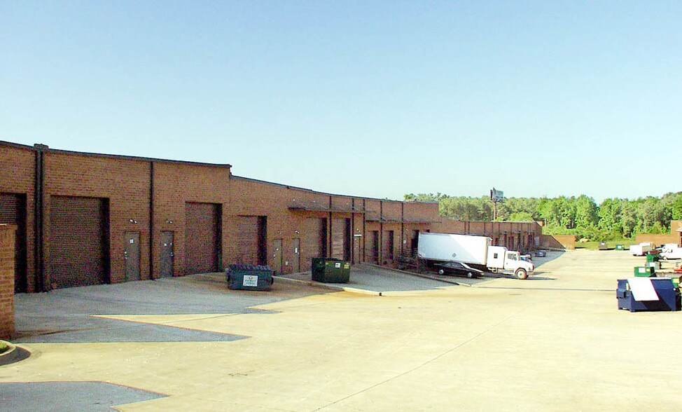 More Photos Of 849 Pickens Industrial Dr, Marietta Distribution For Lease
