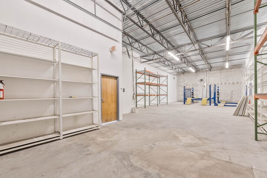 More Photos Of 1480 NE 131st St, Miami Warehouse For Sale