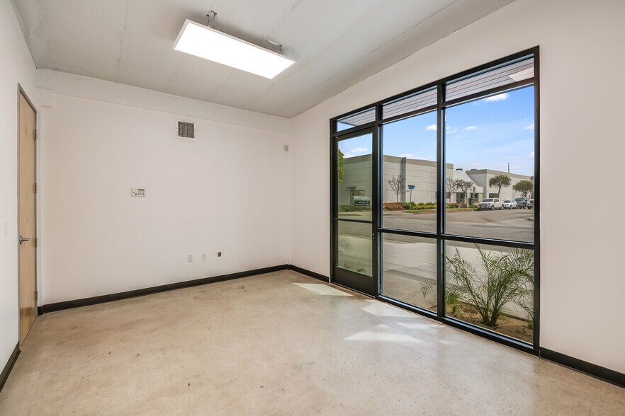 More Photos Of 633 Hindry Ave, Inglewood Warehouse For Sale