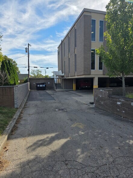 More Photos Of 135 W Dorothy Ln, Kettering Medical For Sale