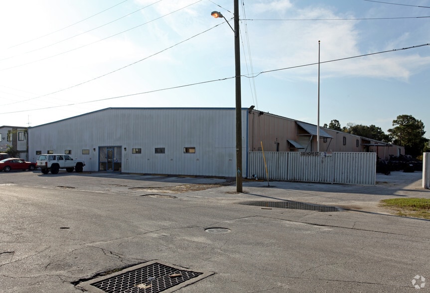 More Photos Of 200 Hope St, Longwood Warehouse For Lease