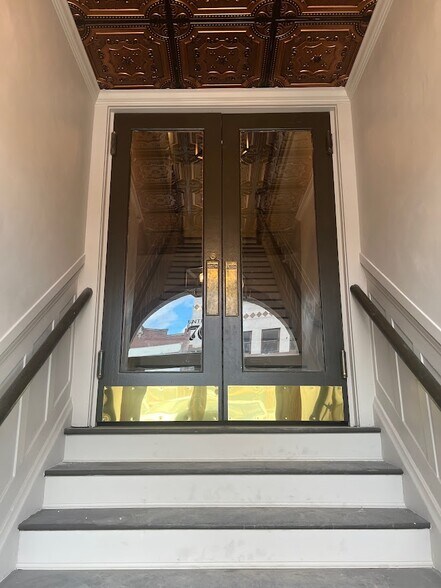 More Photos Of 708 Main St, Caldwell Storefront Retail Office For Lease