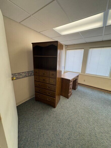 More Photos Of 2017 Sunset Blvd, Steubenville Office For Lease