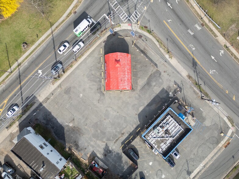 More Photos Of 735 E Hazelwood Ave, Rahway Freestanding For Sale