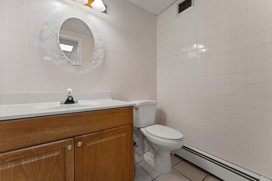 More Photos Of 250 N Main St, Crown Point Office For Sale