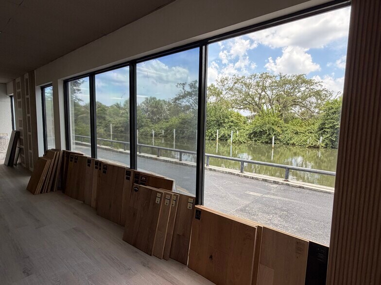 More Photos Of 501-505 Alternate A1A, Jupiter Storefront Retail Office For Lease