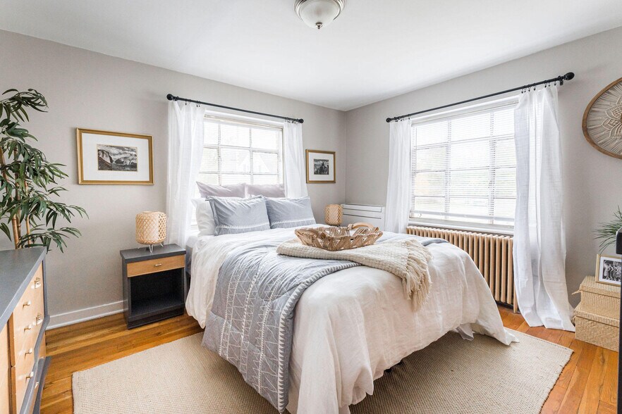More Photos Of 524 Cross St, Sycamore Apartments For Sale