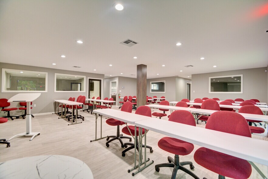 More Photos Of 26615 Oak Ridge Dr, The Woodlands Office For Lease