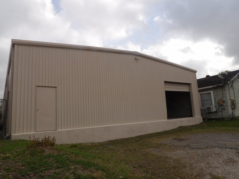 More Photos Of 1812 Wayside Dr, Houston Distribution For Lease
