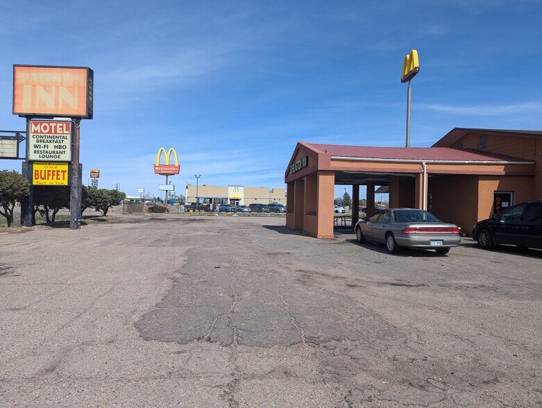 More Photos Of 450 S Lincoln St, Burlington Hotel For Sale