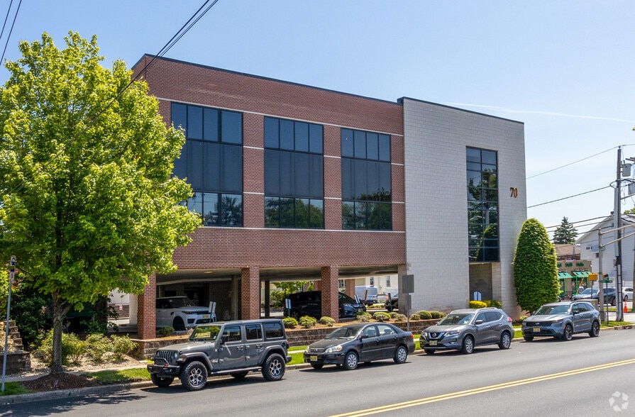 More Photos Of 70 Ridge Rd, Lyndhurst Medical For Sale