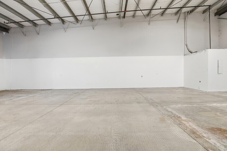 More Photos Of 2200-2248 MaryAnne Dr, Turlock Warehouse For Lease
