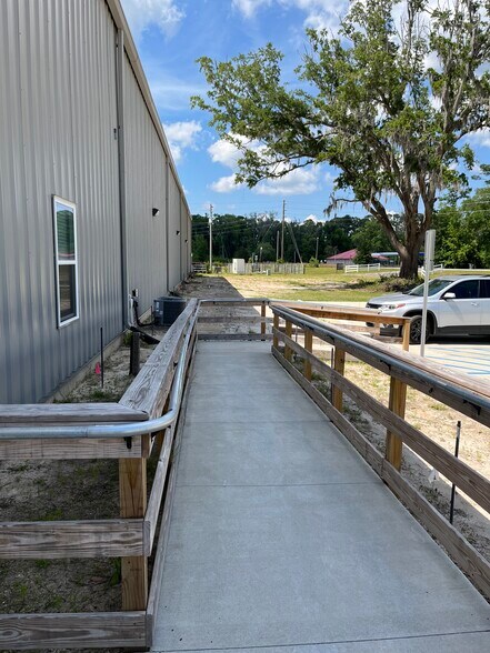 More Photos Of 921 Old Still Road, Woodbine Manufacturing For Lease