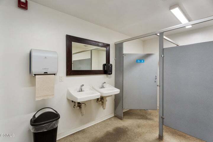 More Photos Of 213 11th St W, Williston Restaurant For Sale