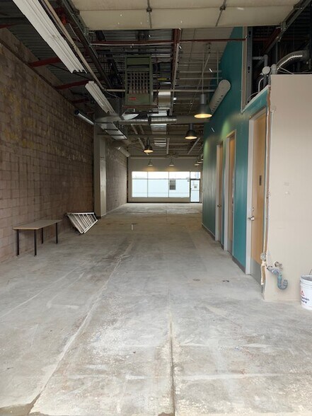 More Photos Of 2721 Markham Rd, Toronto Showroom For Lease