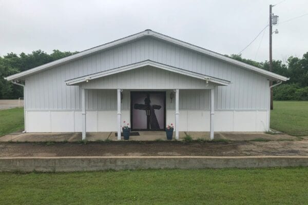 Primary Photo Of 915 Country Club Rd, Cleburne Religious Facility For Sale