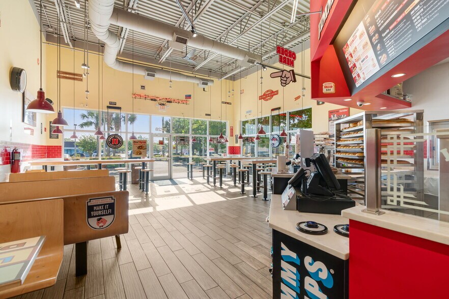 More Photos Of 6228 14th St W, Bradenton Storefront For Lease