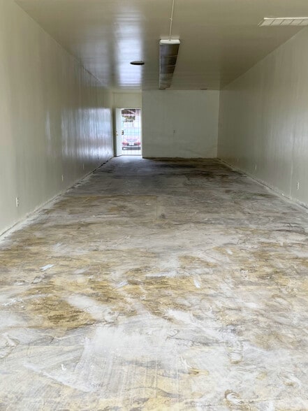 More Photos Of 143 S Citrus Ave, Covina Storefront For Lease