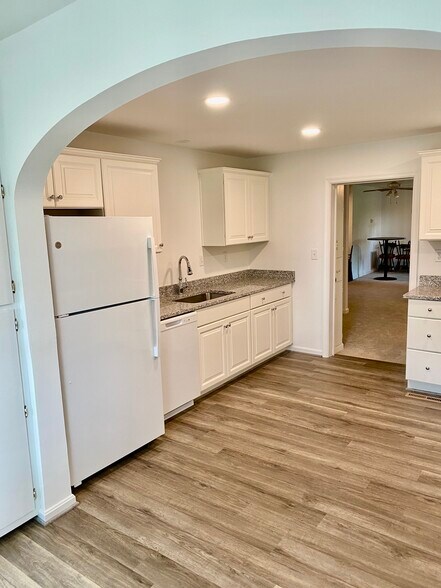 More Photos Of 3552 Catlett Rd, Catlett Warehouse For Sale