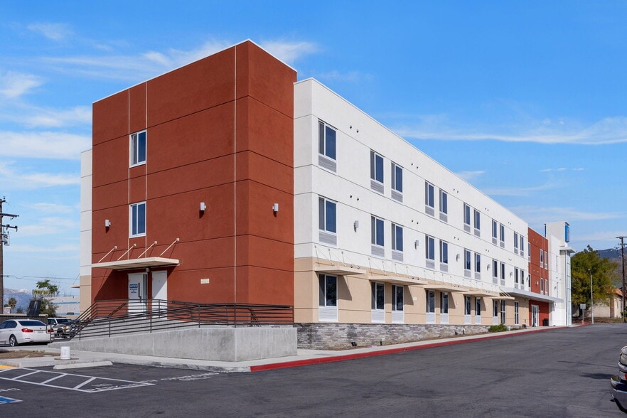 More Photos Of 2659 East Highland Avenue, Highland Hotel For Sale